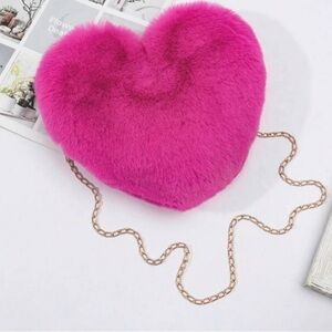 NWT-BOUTIQUE-HEART SHAPE CROSSBODY